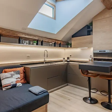 Casa Magenta * كومو